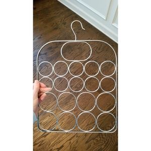 Scarf organizer
